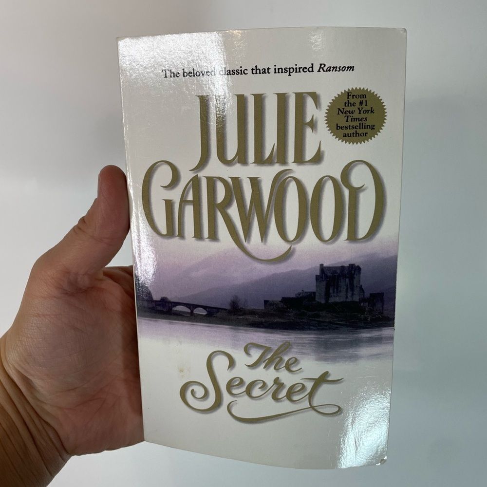5 for $25🔥The Secret -‎ by Julie Garwood (Paperback)